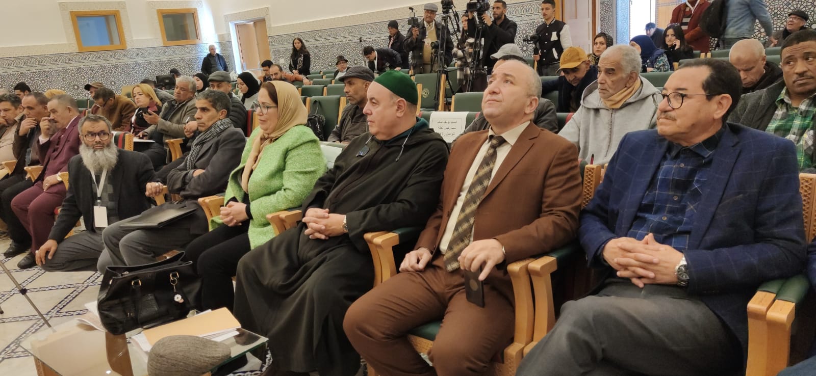 ندوة صحفية بفاس لتسليط الضوء على الدورة الثانية من المعرض الوطني للجلد المنظم ما بين 5 و 14 يناير الجاري ندوة صحفية بفاس لتسليط الضوء على الدورة الثانية من المعرض الوطني للجلد المنظم ما بين 5 و 14 يناير الجاري