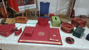 والي جهة فاس مكناس سعيد زنيبر ورئيس غرفة الصناعة التقليدية لجهة فاس مكناس الاستاد عبدالمالك البوطيين يفتتحان النسخة الثانية لمعرض الجلد المنظم بمدينة فاس والي جهة فاس مكناس سعيد زنيبر ورئيس غرفة الصناعة التقليدية لجهة فاس مكناس الاستاد عبدالمالك البوطيين يفتتحان النسخة الثانية لمعرض الجلد المنظم بمدينة فاس