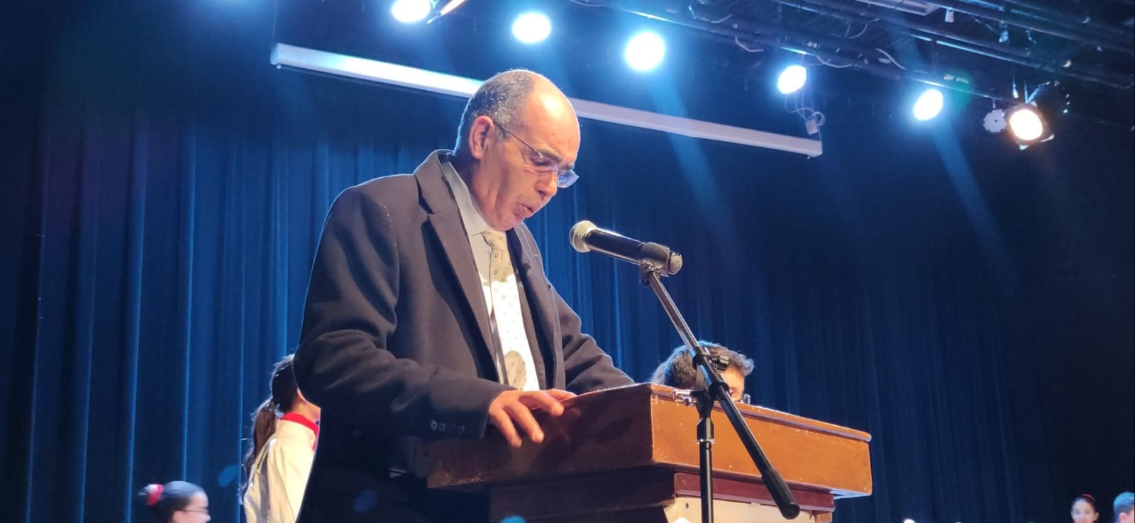 تخليدا للذكرى 80 لتقديم وثيقة المطالبة بالاستقلال مصطفى لكثير يترأس حفلا بالمناسبة ويشرف على اطلاق إسم أحد الوطنيين على شارع بالعاصمة الإسماعيلية مكناس. تخليدا للذكرى 80 لتقديم وثيقة المطالبة بالاستقلال مصطفى لكثير يترأس حفلا بالمناسبة ويشرف على اطلاق إسم أحد الوطنيين على شارع بالعاصمة الإسماعيلية مكناس.