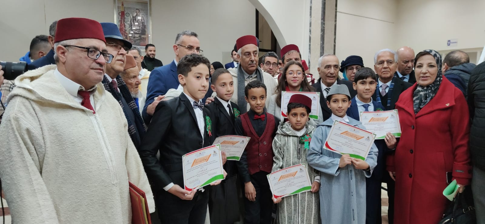 تخليدا للذكرى 80 لتقديم وثيقة المطالبة بالاستقلال مصطفى لكثير يترأس حفلا بالمناسبة ويشرف على اطلاق إسم أحد الوطنيين على شارع بالعاصمة الإسماعيلية مكناس. تخليدا للذكرى 80 لتقديم وثيقة المطالبة بالاستقلال مصطفى لكثير يترأس حفلا بالمناسبة ويشرف على اطلاق إسم أحد الوطنيين على شارع بالعاصمة الإسماعيلية مكناس.