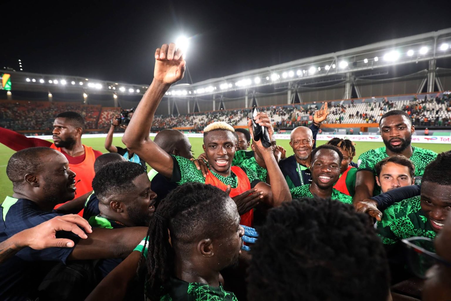 المنتخب النيجيري أول المتأهلين للمربع الذهبي لكأس إفريقيا للأمم بعد فوزه على نظيره الأنغولي