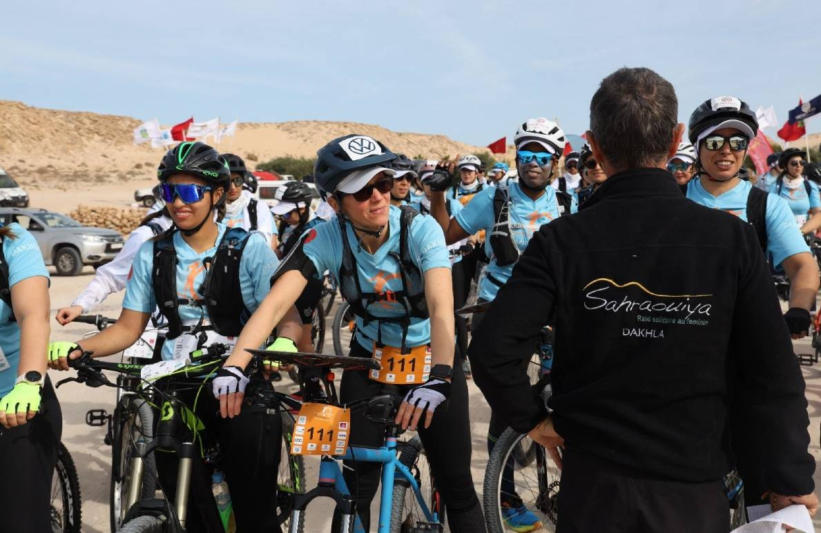 “لحاق الصحراوية 2024”.. انطلاق تحدي سباق الدراجات