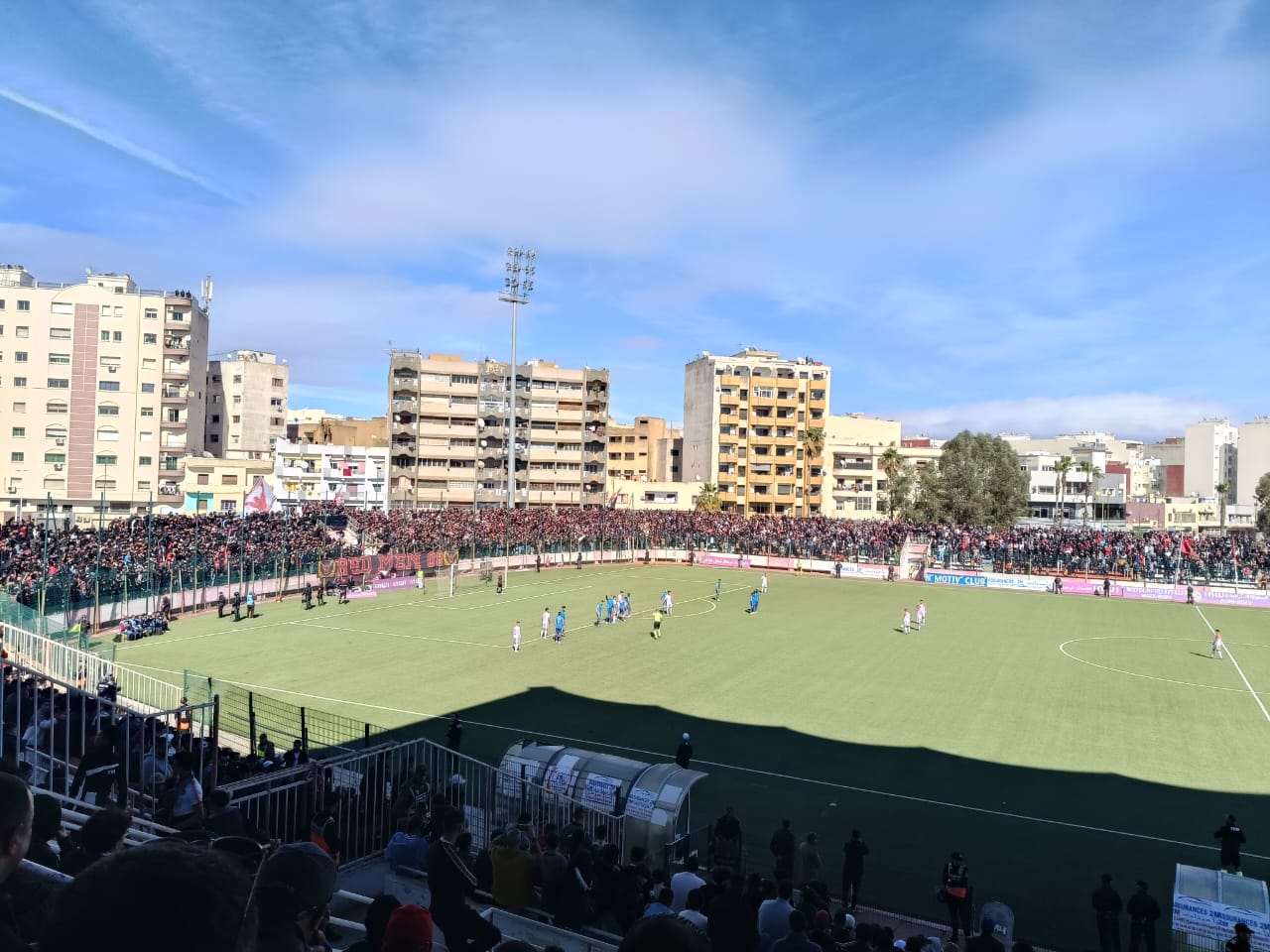 الكوديم يوسع الفارق عن كوكبة المطاردة بأربع نقاط.