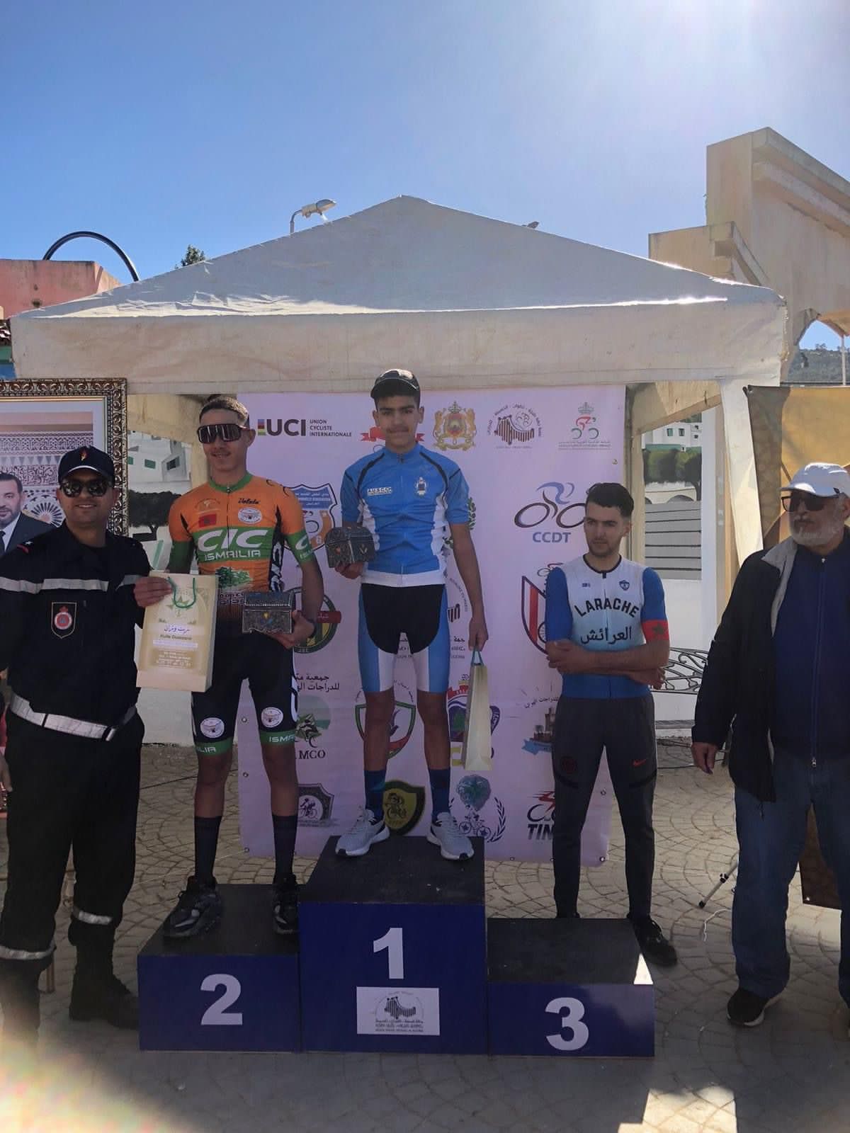 سباق جهوي للدراجات: مدينة وزان تفتح السنة الرياضية تزامنا مع اليوم الوطني للسلامة الطرقية. سباق جهوي للدراجات: مدينة وزان تفتح السنة الرياضية تزامنا مع اليوم الوطني للسلامة الطرقية.