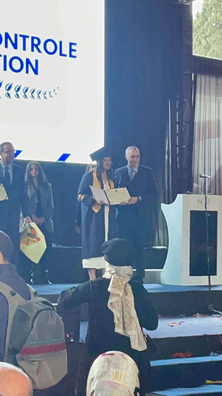 تهنئة لعائلة الكوعرة بمناسبة تخرج وصال الكوعرة من المعهد العالي للتجارة و إدارة المقاولات