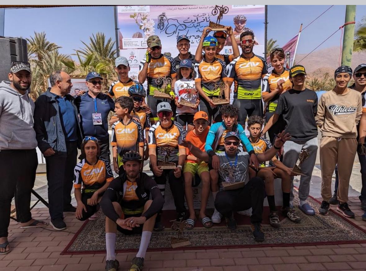 تافراوت/ الدراجة الجبلية المغربية تنظم للاول مرة سباقا بالمدينة والنواحي مساهمة منها التعريف بالمؤهلات الطبيعية والثقافية والجغرافية للمنطقة. تافراوت/ الدراجة الجبلية المغربية تنظم للاول مرة سباقا بالمدينة والنواحي مساهمة منها التعريف بالمؤهلات الطبيعية والثقافية والجغرافية للمنطقة.