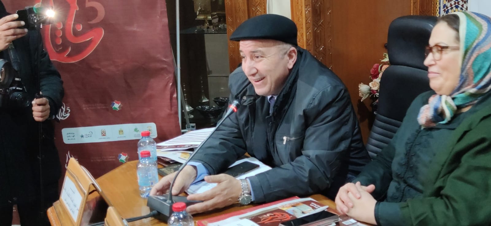 في ندوة صحفية..الدكتور عبدالمالك البوطيين رئيس غرفة الصناعة التقليدية بجهة فاس مكناس يسلط الضوء على مستجدات الدورة الخامسة للمعرض الدولي للخشب الدي ستحتضنه العاصمة الاسماعيلية مكناس من فاتح مارس الى غاية العاشر منه