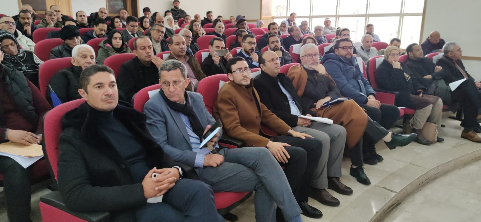 اللقاء التواصلي حول الأحكام الضريبية الرئيسية بقانون المالية لسنة 2024 بملحقة الغرفة بمكناس