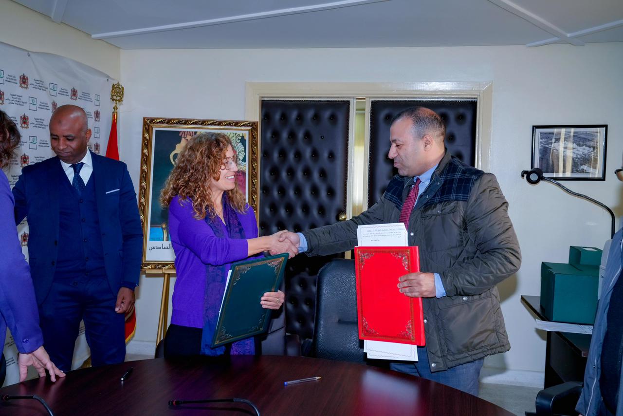 بعد توقيعه اتفاقية تعاون مع مندوبية وزارة الصحة والحماية الاجتماعية بمكناس نادي ليونس كلوب السلام مكناس يعمق انخراطه في دعم القطاع الصحي بعد توقيعه اتفاقية تعاون مع مندوبية وزارة الصحة والحماية الاجتماعية بمكناس نادي ليونس كلوب السلام مكناس يعمق انخراطه في دعم القطاع الصحي