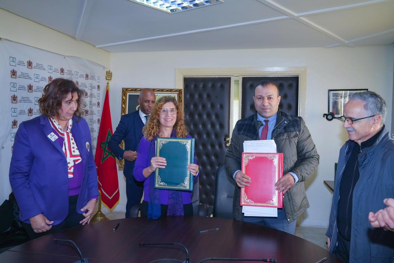 بعد توقيعه اتفاقية تعاون مع مندوبية وزارة الصحة والحماية الاجتماعية بمكناس نادي ليونس كلوب السلام مكناس يعمق انخراطه في دعم القطاع الصحي بعد توقيعه اتفاقية تعاون مع مندوبية وزارة الصحة والحماية الاجتماعية بمكناس نادي ليونس كلوب السلام مكناس يعمق انخراطه في دعم القطاع الصحي