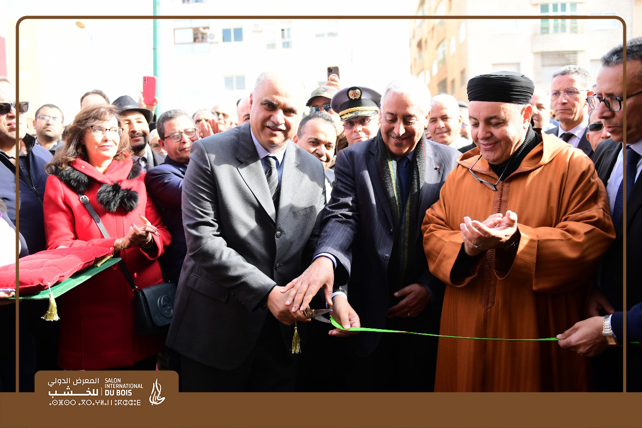 كلمة الدكتور عبدالمالك البوطيين رئيس مجلس غرفة الصناعة التقليدية لجهة فاس مكناس بمناسبة الدورة الخامسة للمعرض الدولي للخشب المقام بالساحة المجاورة لشارع فريد الأنصاري أمام باب القزدير بمدينة مكناس من 01 إلى غاية 10 مارس 2024