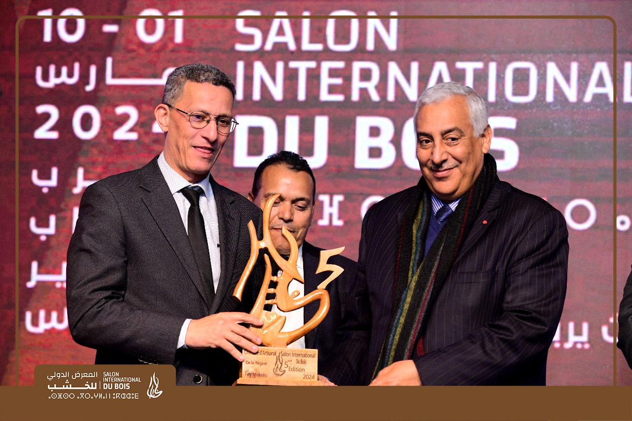 والي جهة فاس مكناس وعامل عمالة مكناس يشرفان على افتتاح فعاليات الدورة الخامسة من المعرض الدولي للخشب والي جهة فاس مكناس وعامل عمالة مكناس يشرفان على افتتاح فعاليات الدورة الخامسة من المعرض الدولي للخشب