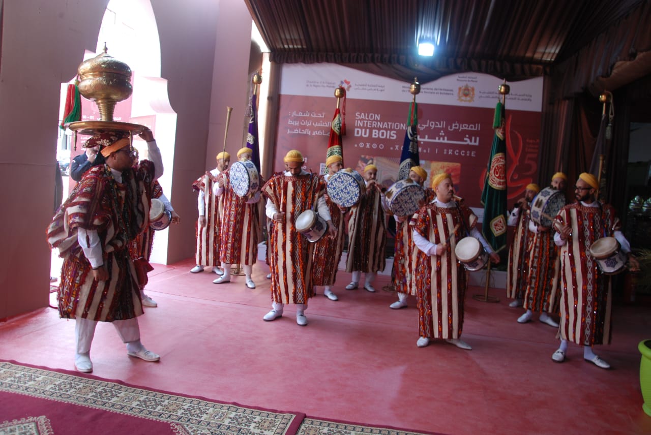 فعاليات النسخة 5 لمعرض الخشب تتواصل بمكناس عبد المالك البوطيين :التوجه نحو معارض موضوعاتية متخصصة ، إضافة نوعية في مجال تسويق وتثمين منتجات الصناعة التقليدية والخشب على وجه الخصوص فعاليات النسخة 5 لمعرض الخشب تتواصل بمكناس عبد المالك البوطيين :التوجه نحو معارض موضوعاتية متخصصة ، إضافة نوعية في مجال تسويق وتثمين منتجات الصناعة التقليدية والخشب على وجه الخصوص