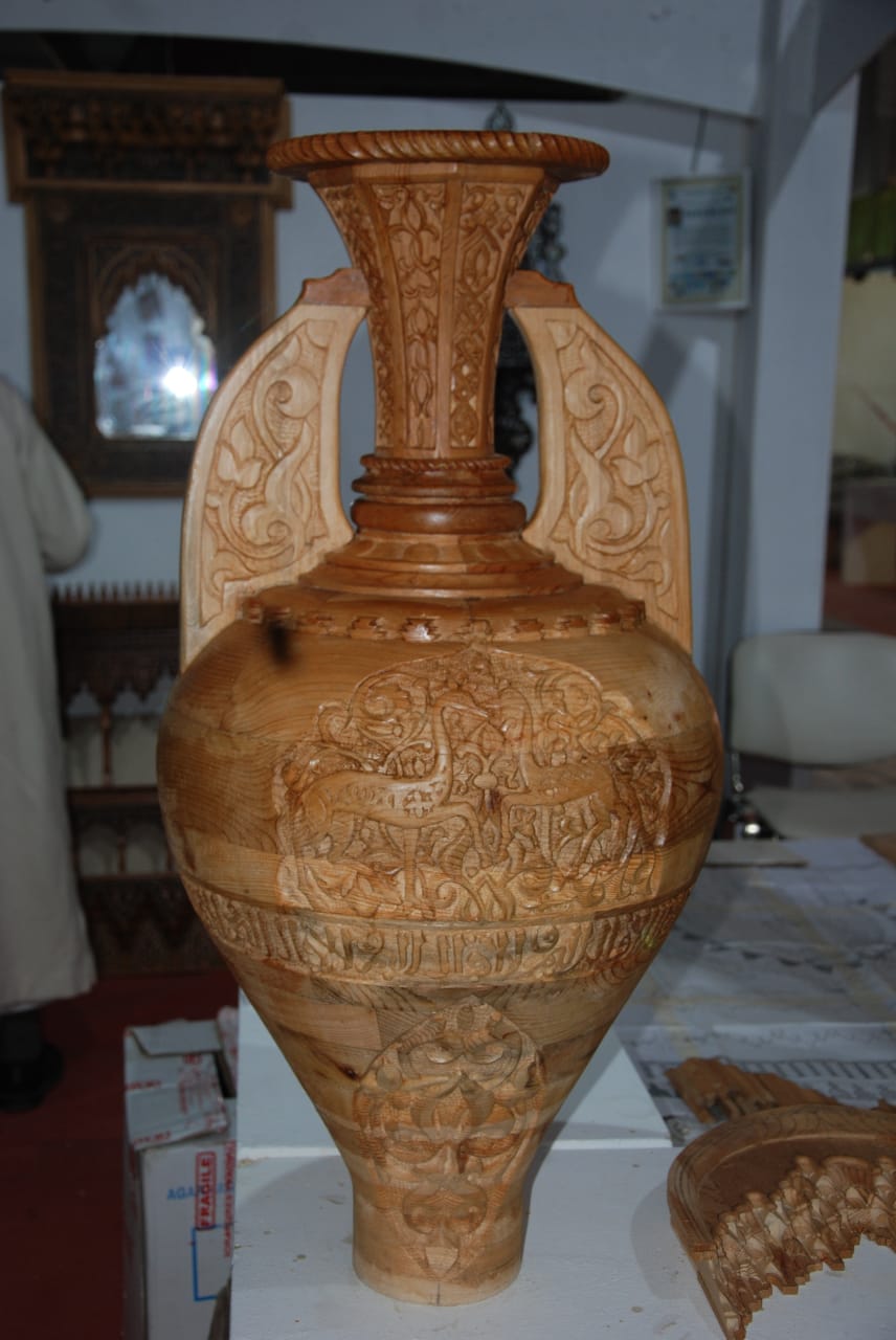 فعاليات النسخة 5 لمعرض الخشب تتواصل بمكناس عبد المالك البوطيين :التوجه نحو معارض موضوعاتية متخصصة ، إضافة نوعية في مجال تسويق وتثمين منتجات الصناعة التقليدية والخشب على وجه الخصوص فعاليات النسخة 5 لمعرض الخشب تتواصل بمكناس عبد المالك البوطيين :التوجه نحو معارض موضوعاتية متخصصة ، إضافة نوعية في مجال تسويق وتثمين منتجات الصناعة التقليدية والخشب على وجه الخصوص