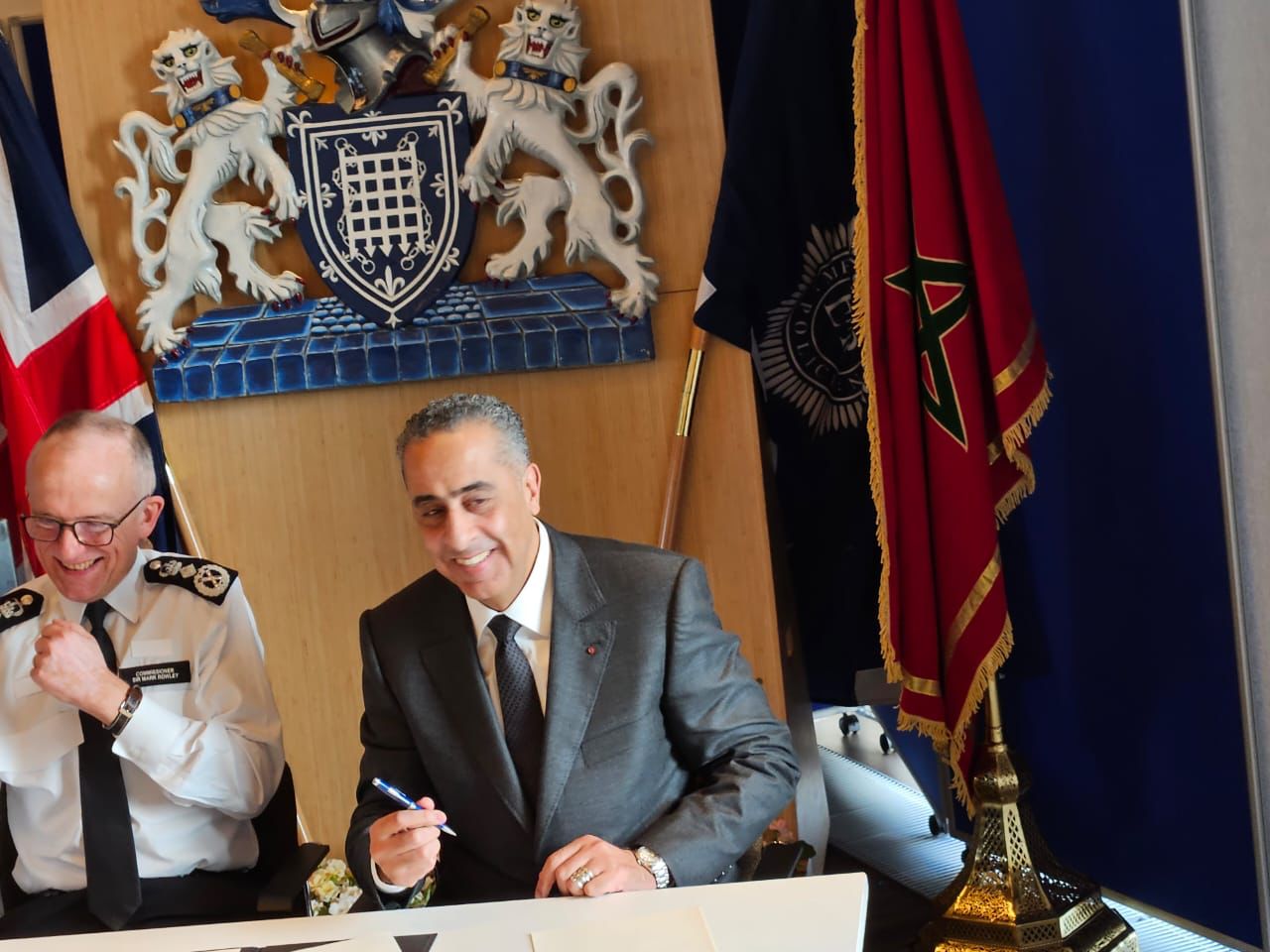 بلاغ لقطب المديرية العامة للأمن الوطني والمديرية العامة لمراقبة التراب الوطني