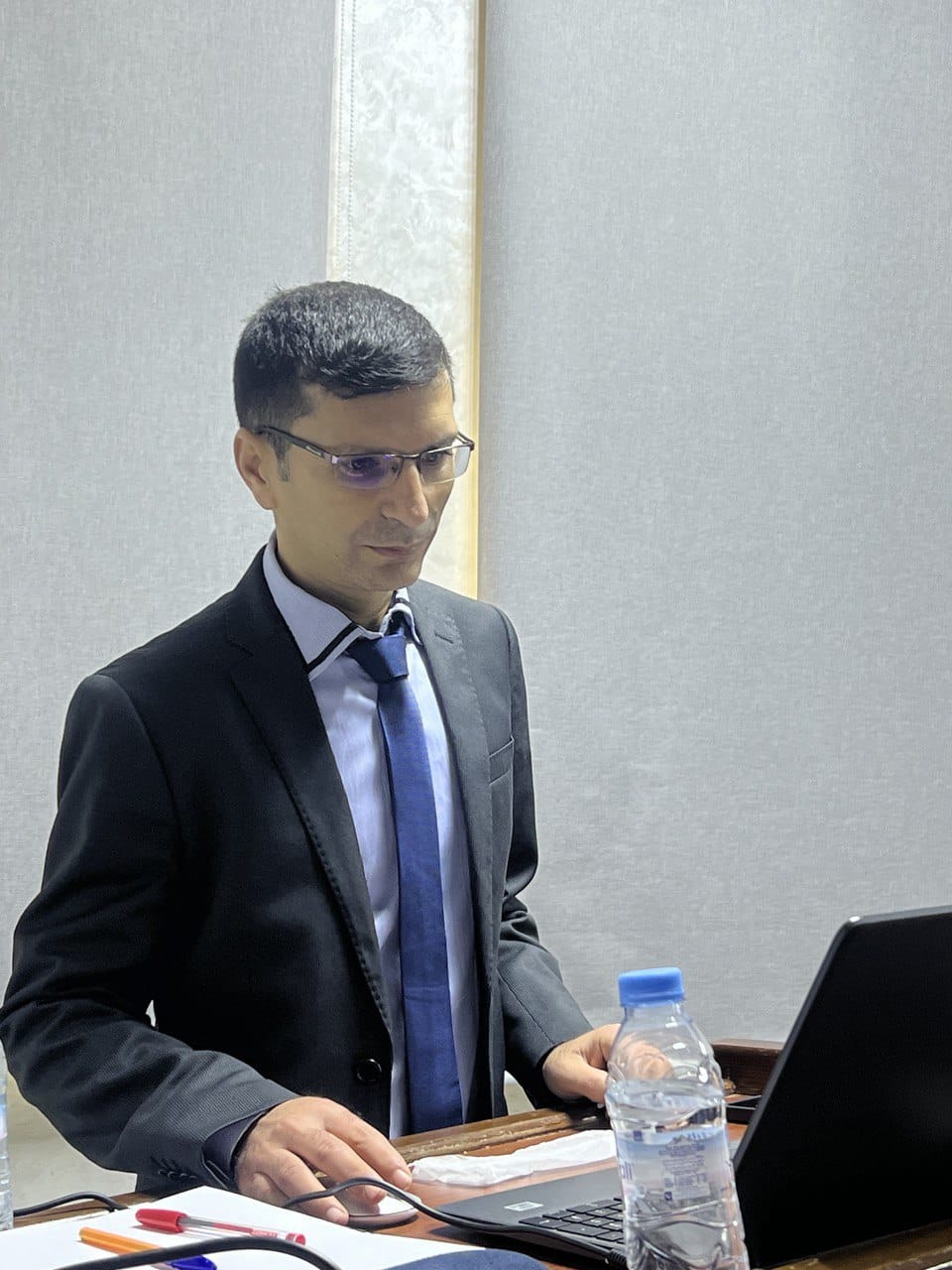 إبن وزان ابراهيم الغماري ينال شهادة الدكتوراه بميزة مشرف جدا في الكيمياء والفيزياء والعلوم الطبية مع تهنئة اللجنة العلمية. إبن وزان ابراهيم الغماري ينال شهادة الدكتوراه بميزة مشرف جدا في الكيمياء والفيزياء والعلوم الطبية مع تهنئة اللجنة العلمية.