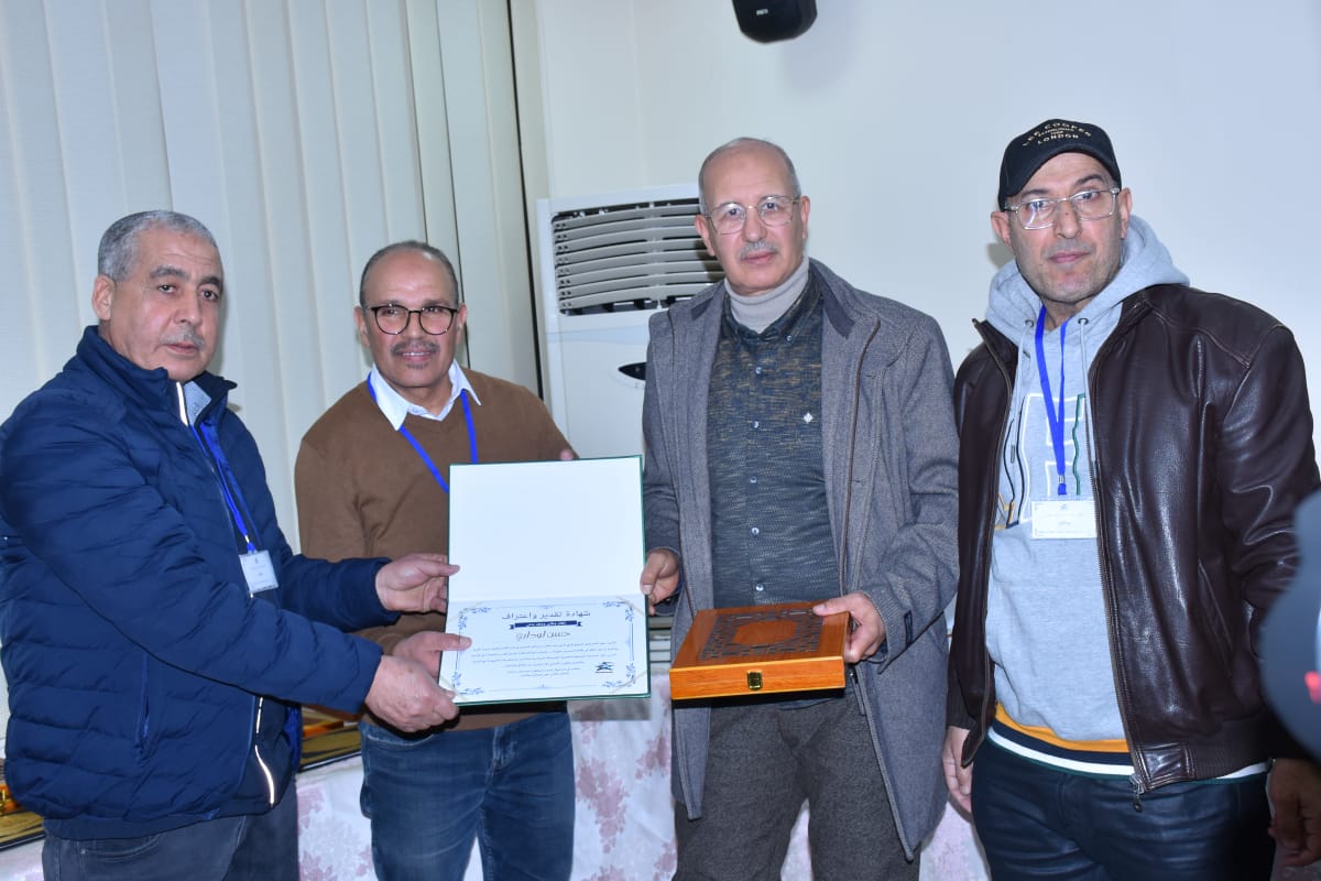 إعلاميون أكاديميون وفاعلون رياضيون ومنتخبون ومجتمع مدني يناقشون الوضع الرياضي والاعلامي ويقترحون الحلول بمكناس إعلاميون أكاديميون وفاعلون رياضيون ومنتخبون ومجتمع مدني يناقشون الوضع الرياضي والاعلامي ويقترحون الحلول بمكناس