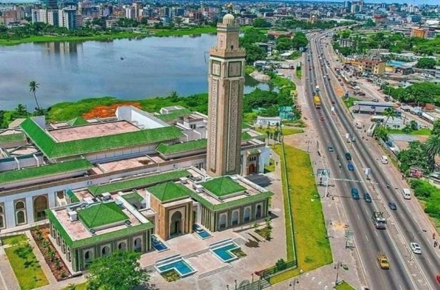 مسجد محمد السادس بأبيدجان.. صرح ديني يعزز الترابط الروحي بين المملكة وعمقها الإفريقي