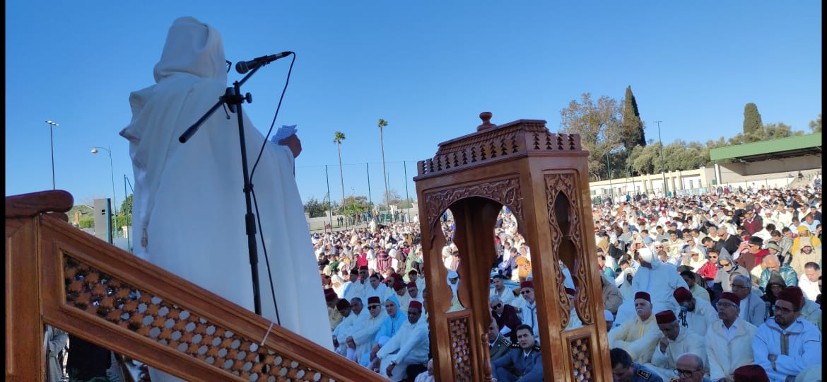 عامل عمالة مكناس يؤدي صلاة عيد الفطر بمصلى المنظر الجميل عامل عمالة مكناس يؤدي صلاة عيد الفطر بمصلى المنظر الجميل