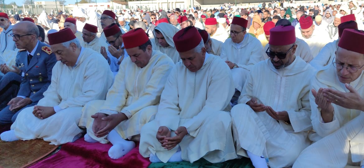عامل عمالة مكناس يؤدي صلاة عيد الفطر بمصلى المنظر الجميل عامل عمالة مكناس يؤدي صلاة عيد الفطر بمصلى المنظر الجميل