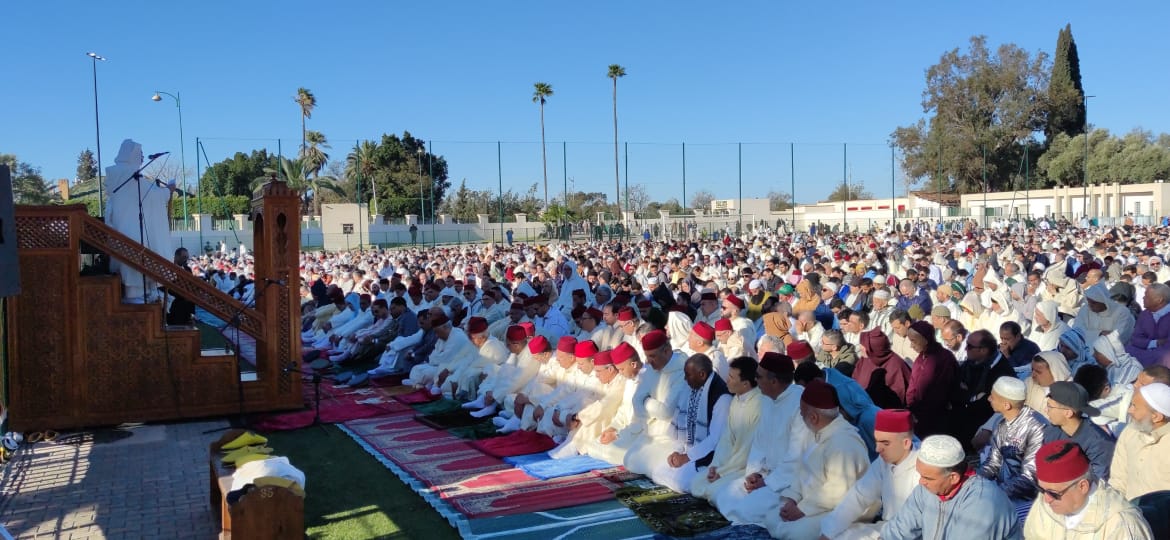 عامل عمالة مكناس يؤدي صلاة عيد الفطر بمصلى المنظر الجميل عامل عمالة مكناس يؤدي صلاة عيد الفطر بمصلى المنظر الجميل