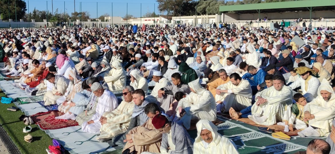 عامل عمالة مكناس يؤدي صلاة عيد الفطر بمصلى المنظر الجميل عامل عمالة مكناس يؤدي صلاة عيد الفطر بمصلى المنظر الجميل