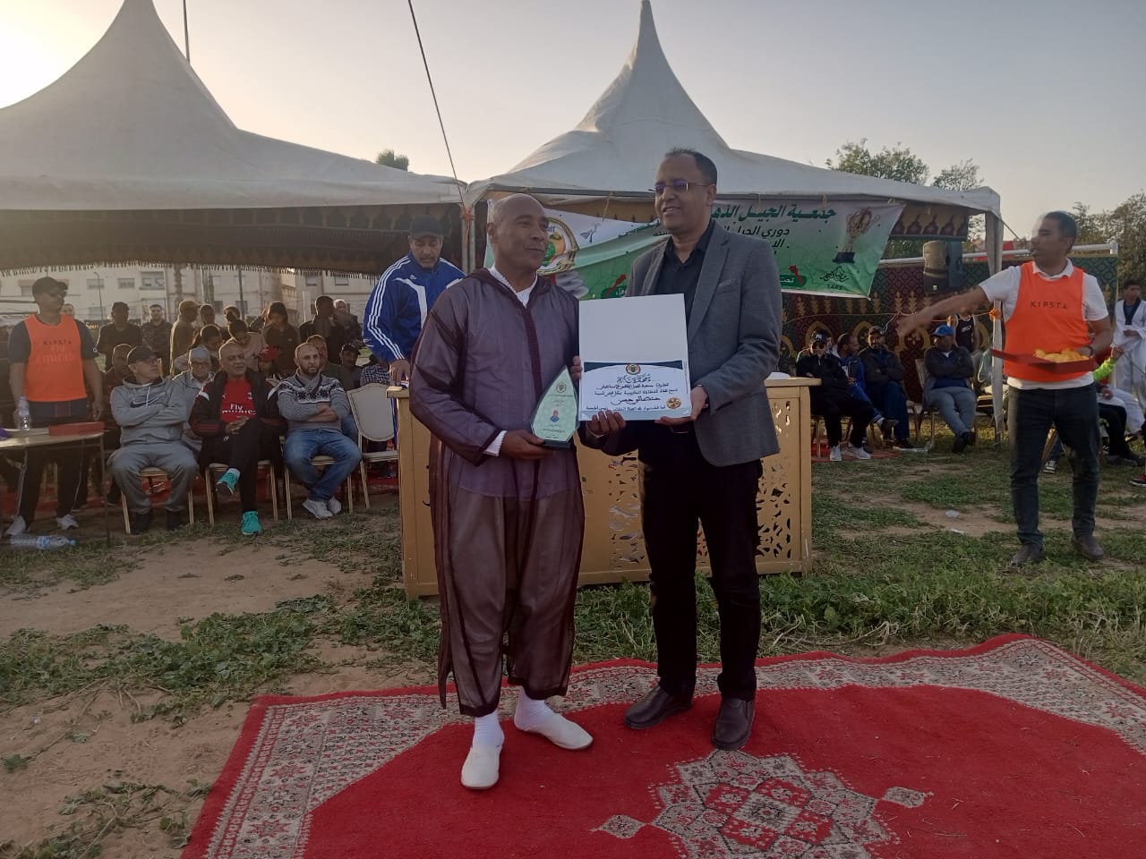 الحفل الختامي لدوري الجيل الذهبي الإسماعيلي الرمضاني في نسخته الثالثة تحت شعار : الرياضة، تضامن.تسامح .تعايش.ووفاء مع تكريم ثلة من الوجوه الرياضية المكناسية الحفل الختامي لدوري الجيل الذهبي الإسماعيلي الرمضاني في نسخته الثالثة تحت شعار : الرياضة، تضامن.تسامح .تعايش.ووفاء مع تكريم ثلة من الوجوه الرياضية المكناسية