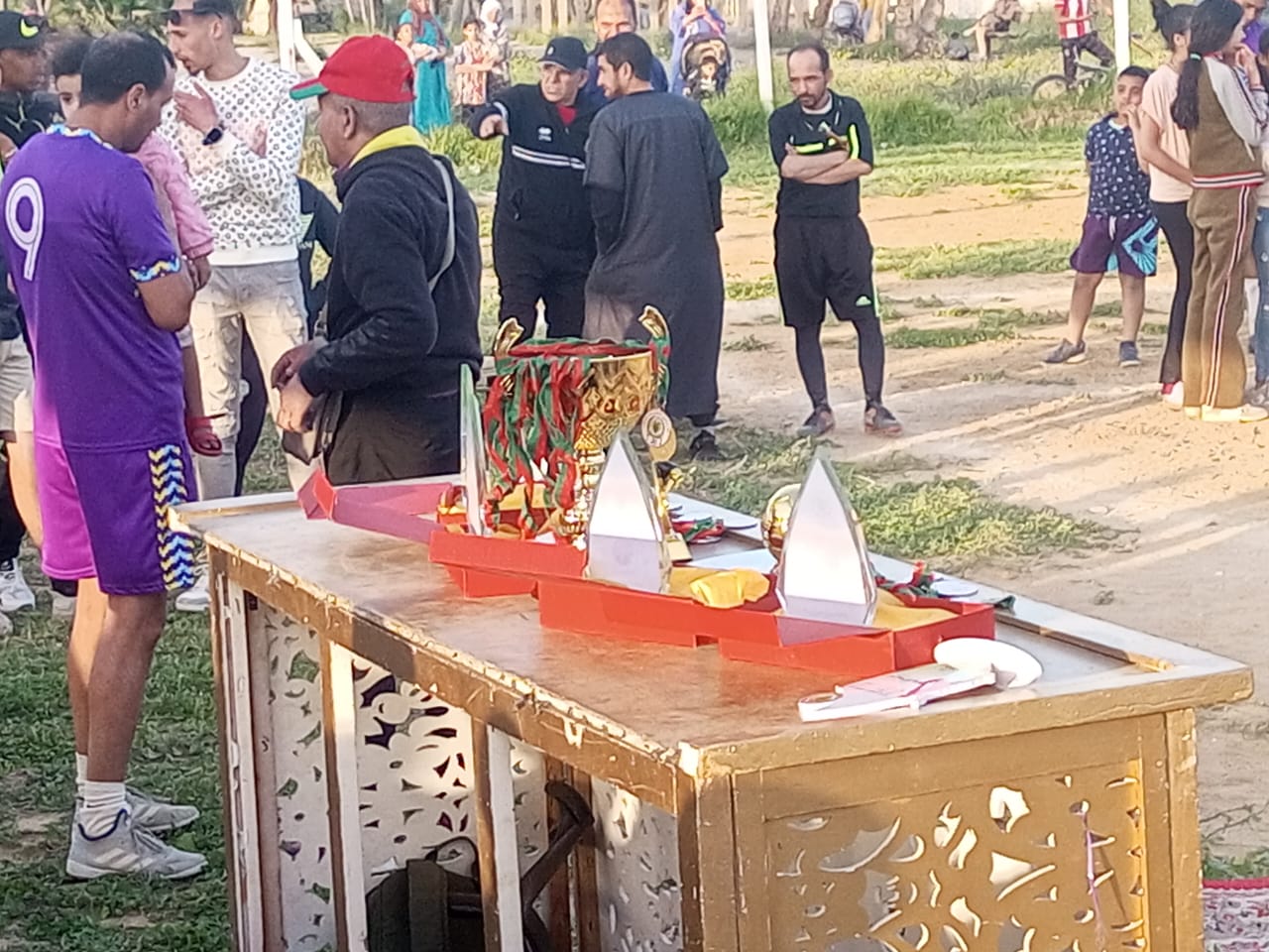 الحفل الختامي لدوري الجيل الذهبي الإسماعيلي الرمضاني في نسخته الثالثة تحت شعار : الرياضة، تضامن.تسامح .تعايش.ووفاء مع تكريم ثلة من الوجوه الرياضية المكناسية الحفل الختامي لدوري الجيل الذهبي الإسماعيلي الرمضاني في نسخته الثالثة تحت شعار : الرياضة، تضامن.تسامح .تعايش.ووفاء مع تكريم ثلة من الوجوه الرياضية المكناسية