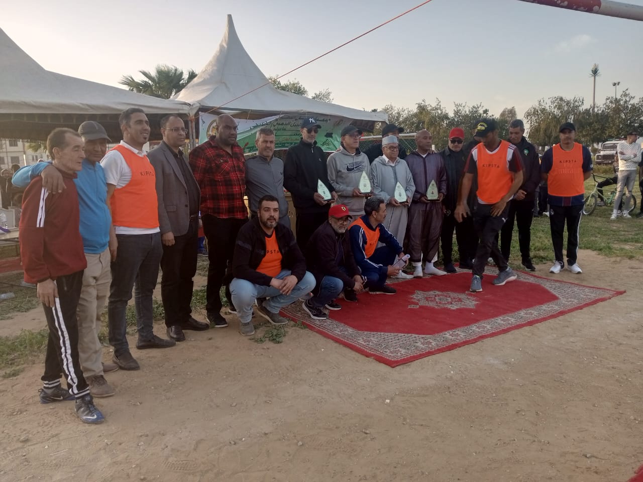 الحفل الختامي لدوري الجيل الذهبي الإسماعيلي الرمضاني في نسخته الثالثة تحت شعار : الرياضة، تضامن.تسامح .تعايش.ووفاء مع تكريم ثلة من الوجوه الرياضية المكناسية الحفل الختامي لدوري الجيل الذهبي الإسماعيلي الرمضاني في نسخته الثالثة تحت شعار : الرياضة، تضامن.تسامح .تعايش.ووفاء مع تكريم ثلة من الوجوه الرياضية المكناسية