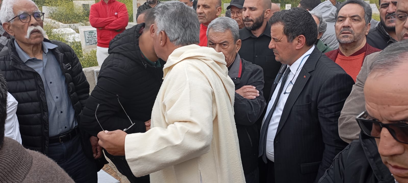 جنازة والد أحمد طاهري تؤلف بين مختلف أطياف القوى السياسية بمكناس وأبناء العاصمة الإسماعيلية يلتئمون في محفل لمواسات عائلة الطاهري جنازة والد أحمد طاهري تؤلف بين مختلف أطياف القوى السياسية بمكناس وأبناء العاصمة الإسماعيلية يلتئمون في محفل لمواسات عائلة الطاهري