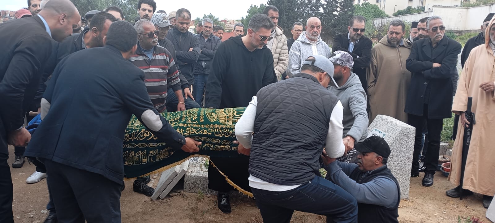 جنازة والد أحمد طاهري تؤلف بين مختلف أطياف القوى السياسية بمكناس وأبناء العاصمة الإسماعيلية يلتئمون في محفل لمواسات عائلة الطاهري جنازة والد أحمد طاهري تؤلف بين مختلف أطياف القوى السياسية بمكناس وأبناء العاصمة الإسماعيلية يلتئمون في محفل لمواسات عائلة الطاهري