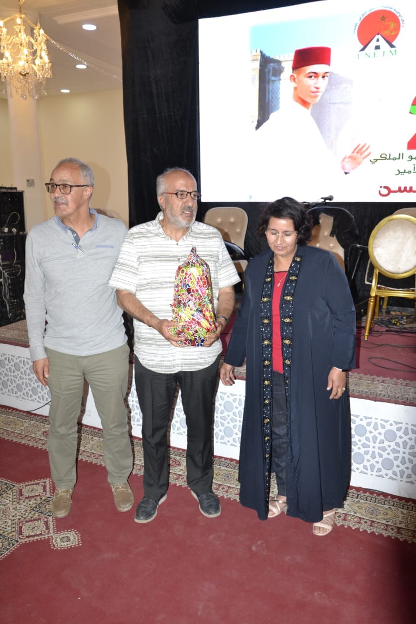 الرابطة الوطنية لمقاولات النقل الطرقي بالمغرب تكرم بمكناس وجوه إعلامية وفنية    في ذكرى ميلاد ولي العهد