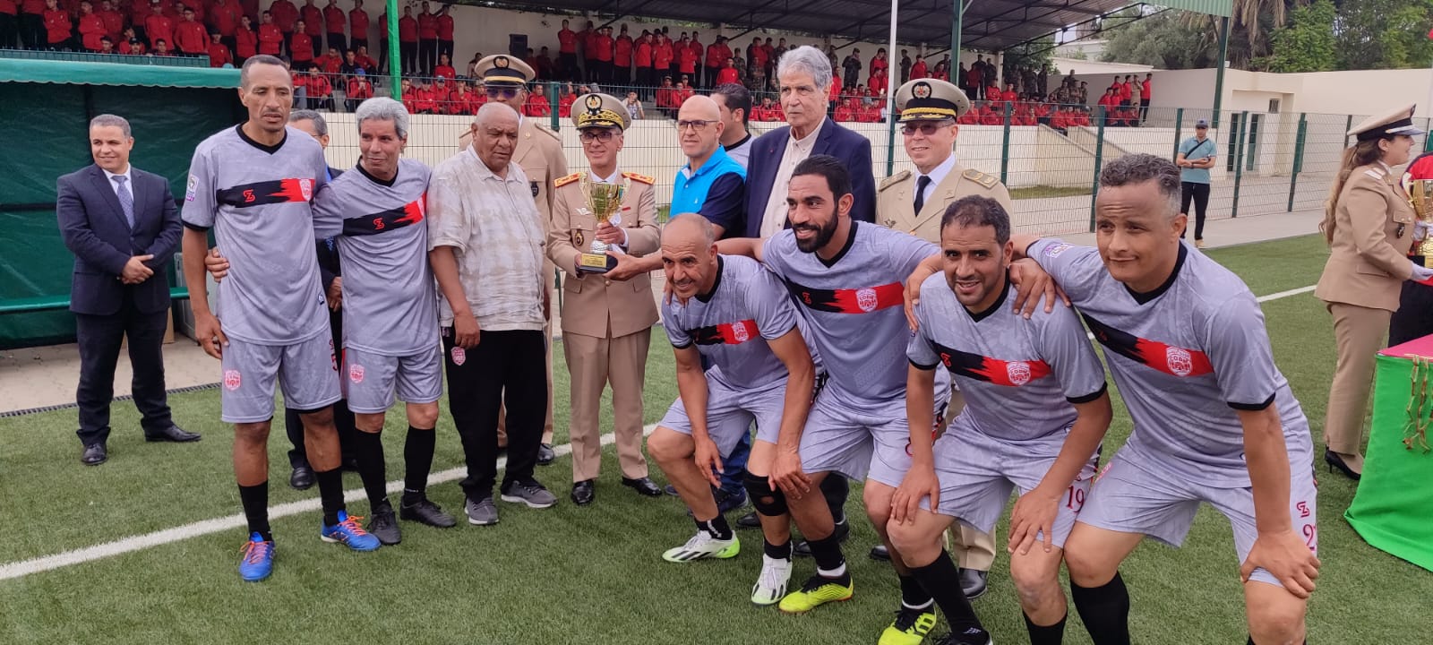 تخليدا للذكرى 68 لتأسيس القوات المسلحة الملكية  قدماء الكوديم ومنتخب الحامية العسكرية في ودية شيقة بمكناس