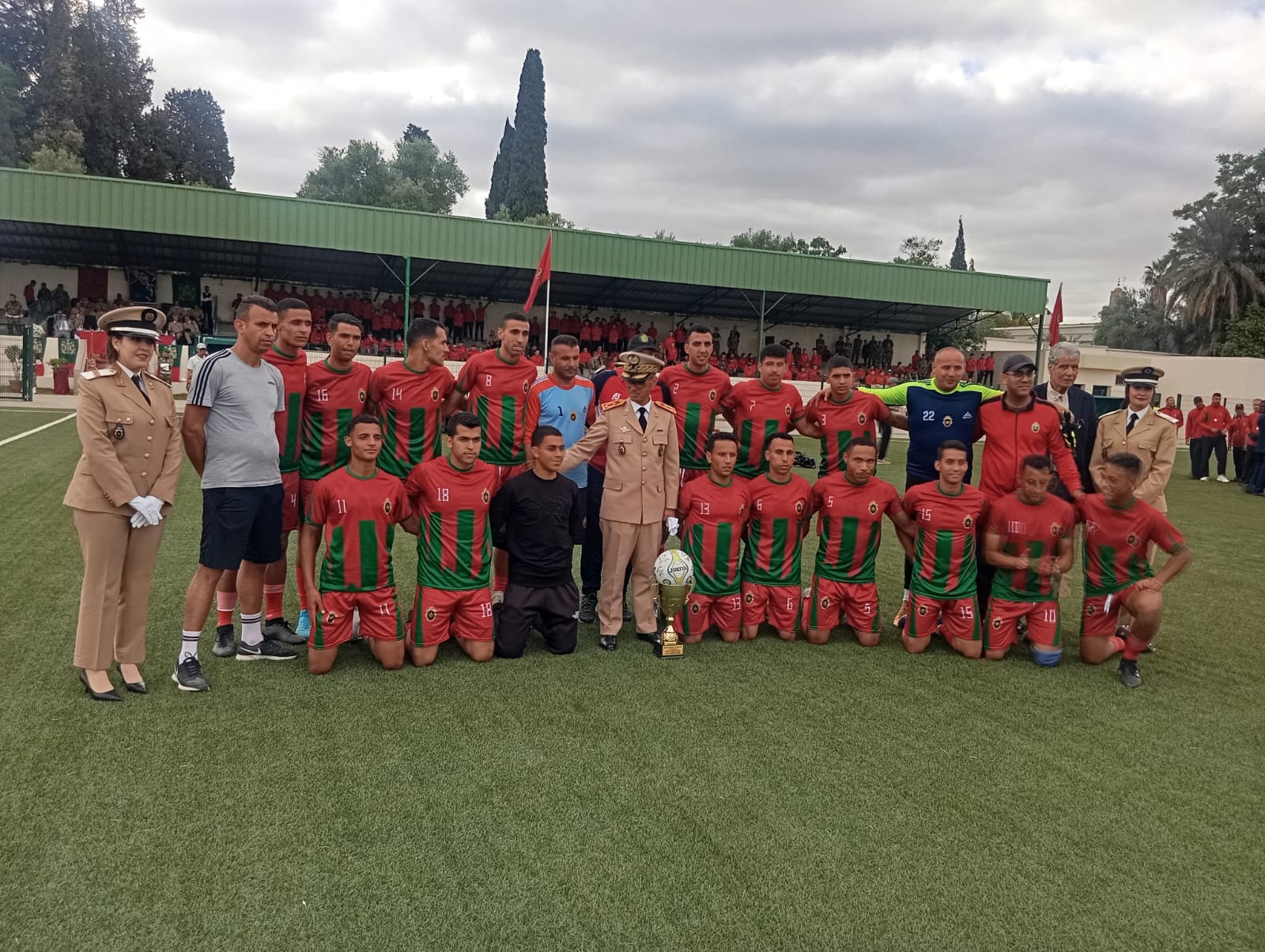 تخليدا للذكرى 68 لتأسيس القوات المسلحة الملكية  قدماء الكوديم ومنتخب الحامية العسكرية في ودية شيقة بمكناس