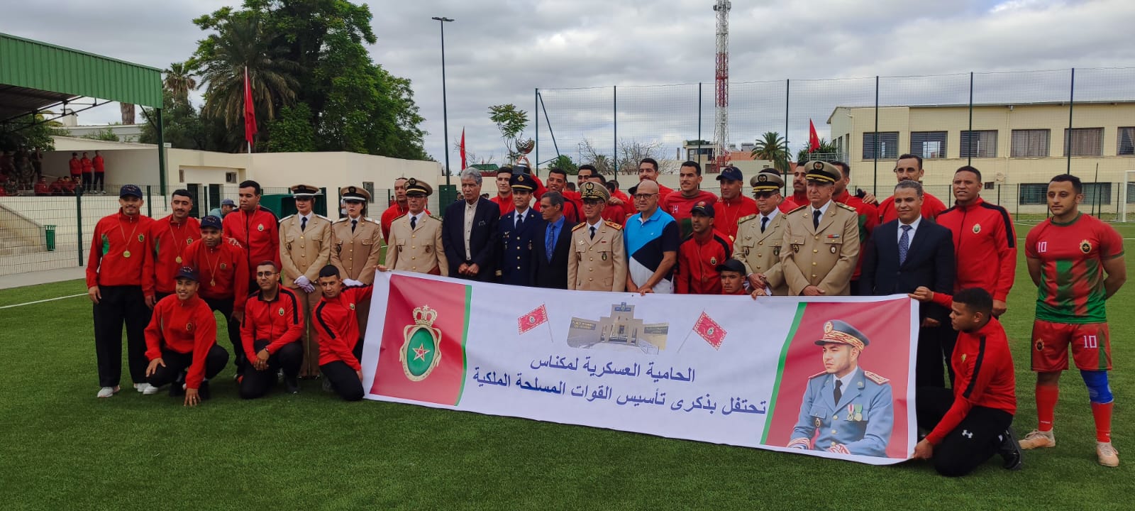 تخليدا للذكرى 68 لتأسيس القوات المسلحة الملكية  قدماء الكوديم ومنتخب الحامية العسكرية في ودية شيقة بمكناس