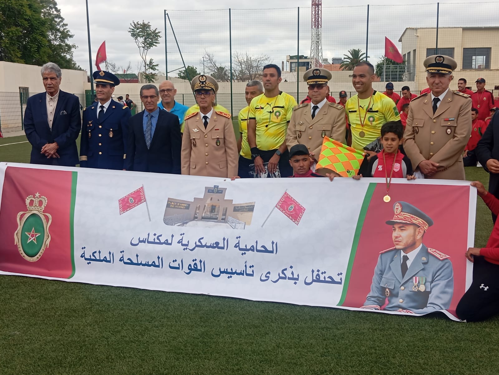 تخليدا للذكرى 68 لتأسيس القوات المسلحة الملكية  قدماء الكوديم ومنتخب الحامية العسكرية في ودية شيقة بمكناس