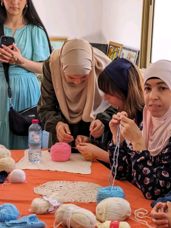 رئيس وأعضاء المنظمة المغربية للطفولة والشباب بمكناس يستقبلون طلبة من كلية السياسة التطبيقية بجامعة Sherbrooke رئيس وأعضاء المنظمة المغربية للطفولة والشباب بمكناس يستقبلون طلبة من كلية السياسة التطبيقية بجامعة Sherbrooke