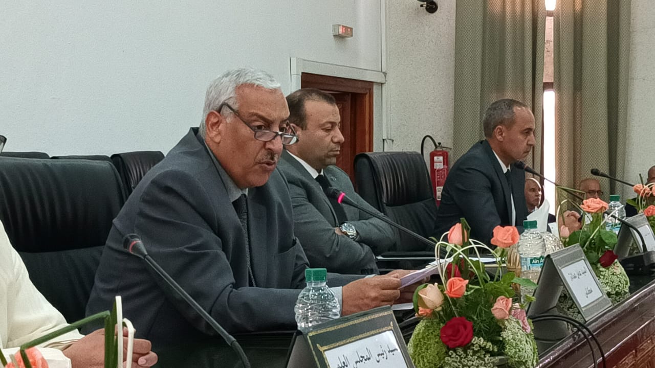 السيد عبدالغني الصبار عامل عمالة مكناس يستقبل الحجاج المتوجهين لاداء مناسك الحج