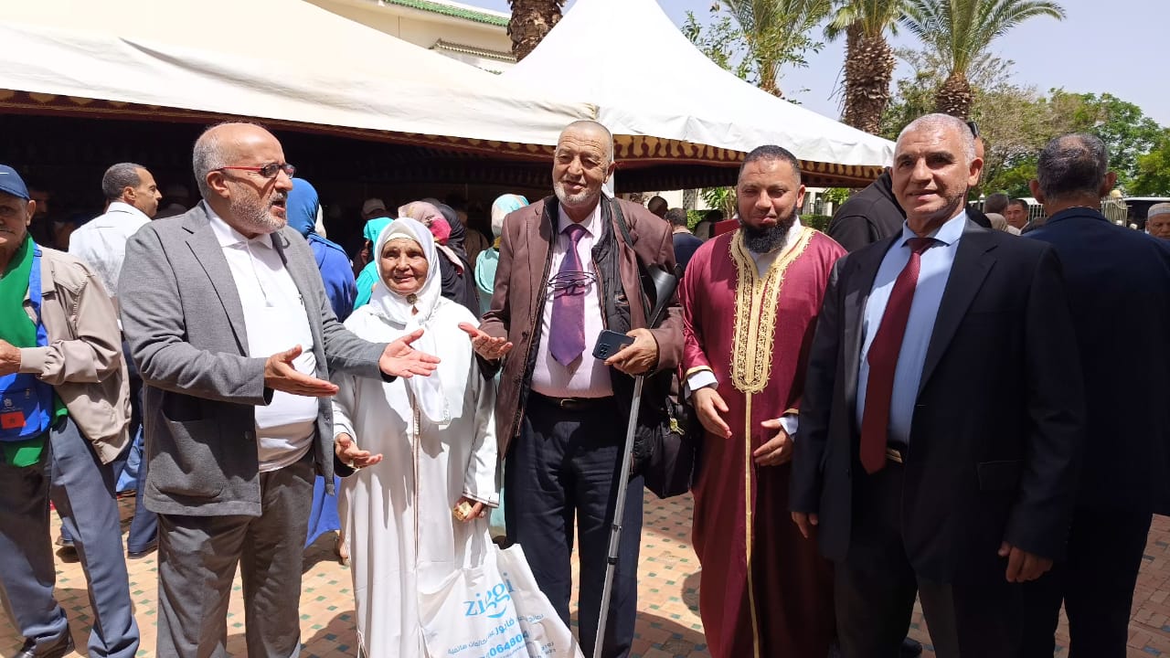 السيد عبدالغني الصبار عامل عمالة مكناس يستقبل الحجاج المتوجهين لاداء مناسك الحج