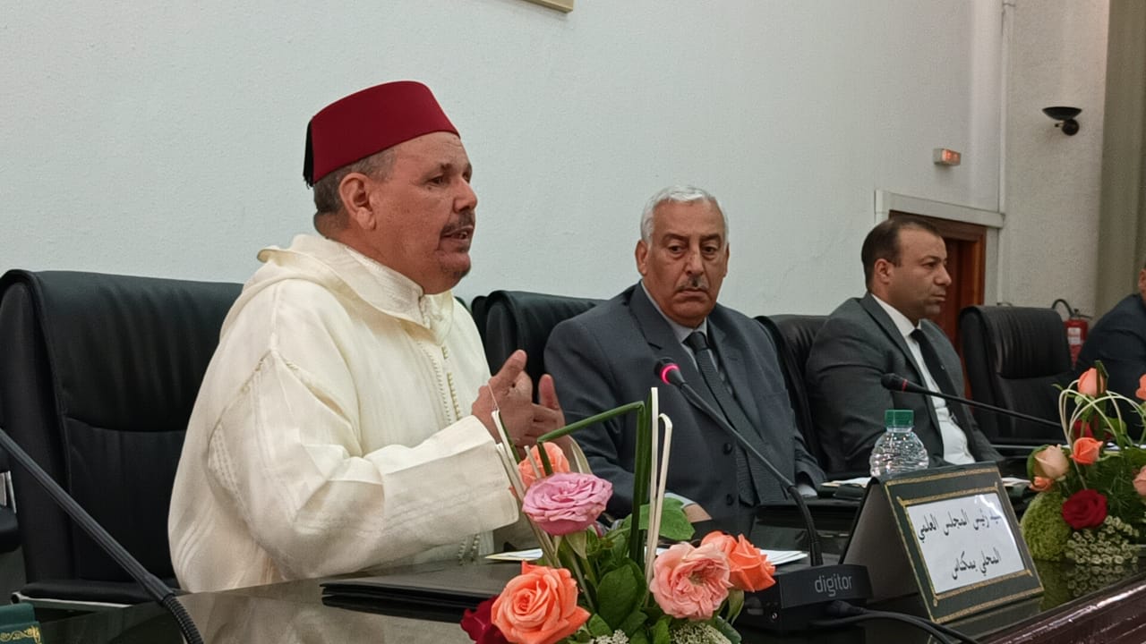 السيد عبدالغني الصبار عامل عمالة مكناس يستقبل الحجاج المتوجهين لاداء مناسك الحج