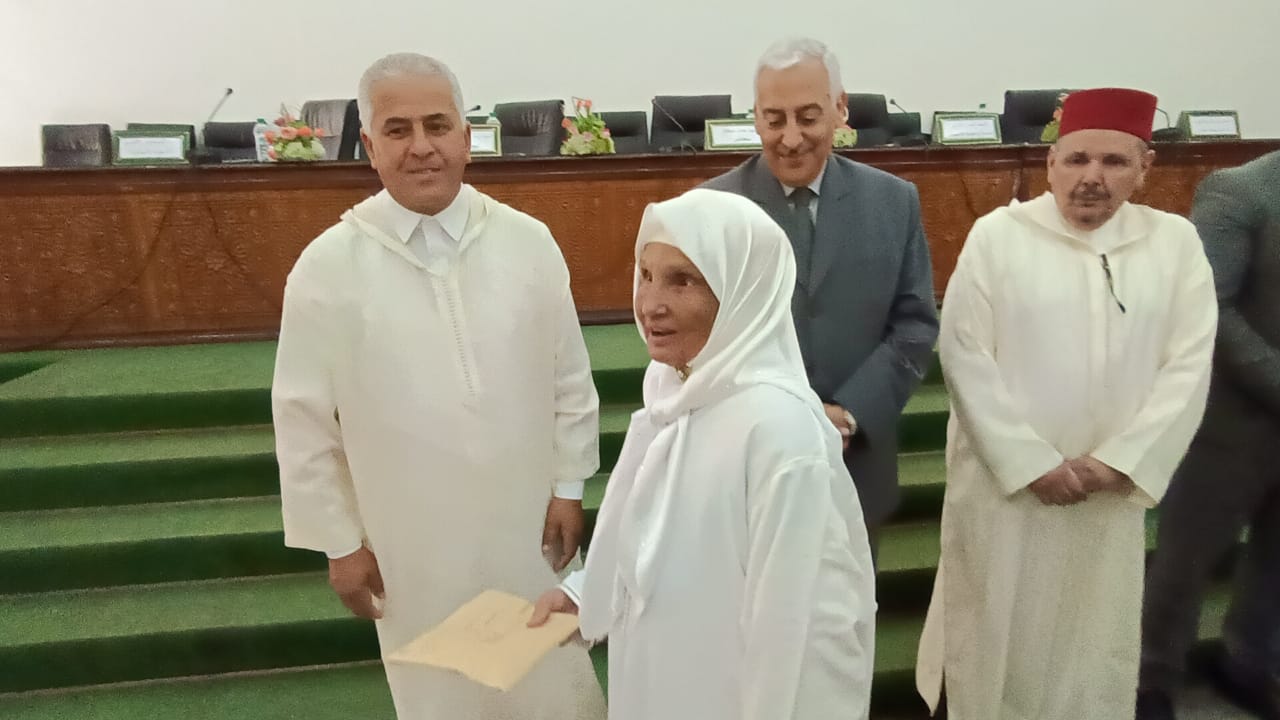 السيد عبدالغني الصبار عامل عمالة مكناس يستقبل الحجاج المتوجهين لاداء مناسك الحج