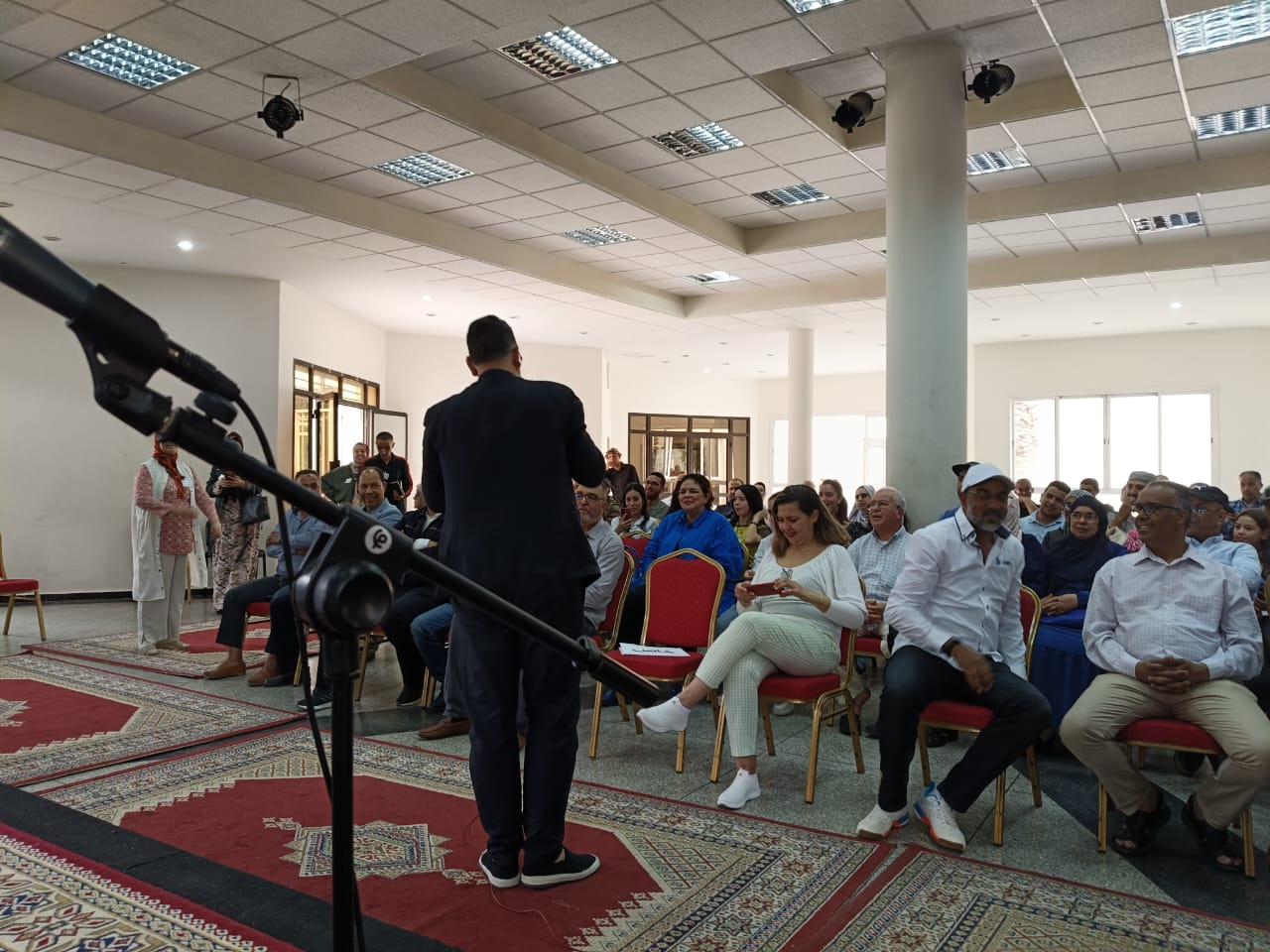 مكناس من خلال رواية (رداء النسيان) للكاتب إدريس الروخ. مكناس من خلال رواية (رداء النسيان) للكاتب إدريس الروخ.