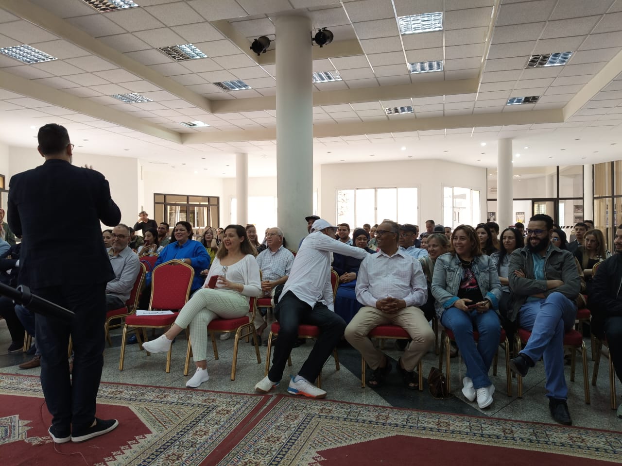 مكناس من خلال رواية (رداء النسيان) للكاتب إدريس الروخ. مكناس من خلال رواية (رداء النسيان) للكاتب إدريس الروخ.