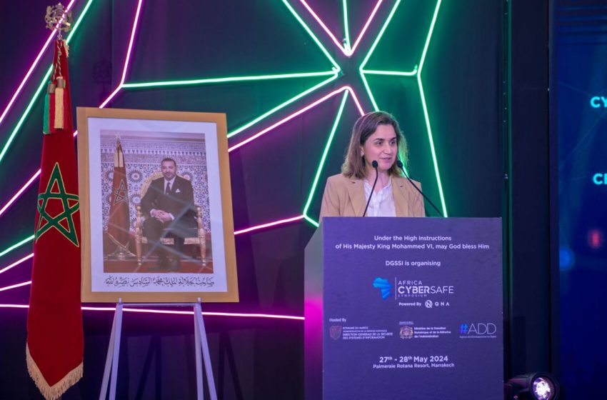 السيدة مزور تؤكد على أهمية تكوين الموارد البشرية في مجال التكنولوجيا الحديثة