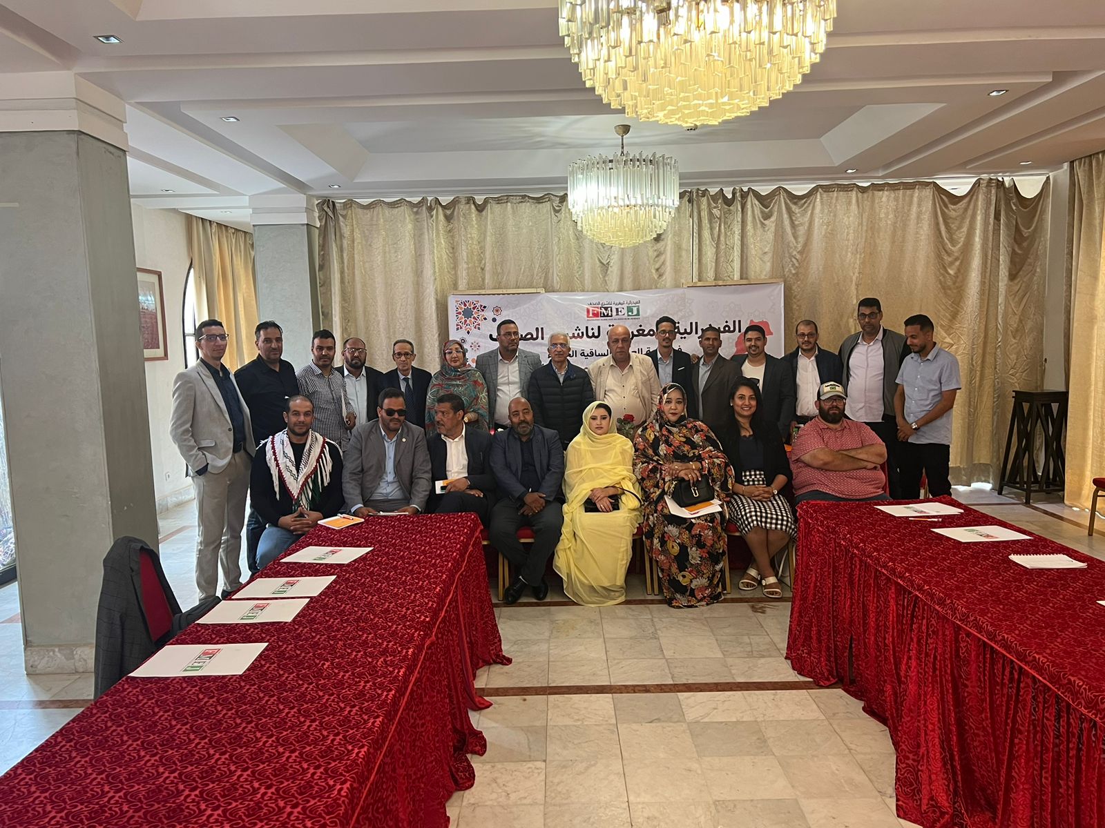 انتخاب سيدي اسباعي مدير نشر جريدة الصحراء ديسك رئيسا لفرع الفيدرالية المغربية لناشري الصحف بجهة العيون الساقية الحمراء بالإجماع انتخاب سيدي اسباعي مدير نشر جريدة الصحراء ديسك رئيسا لفرع الفيدرالية المغربية لناشري الصحف بجهة العيون الساقية الحمراء بالإجماع