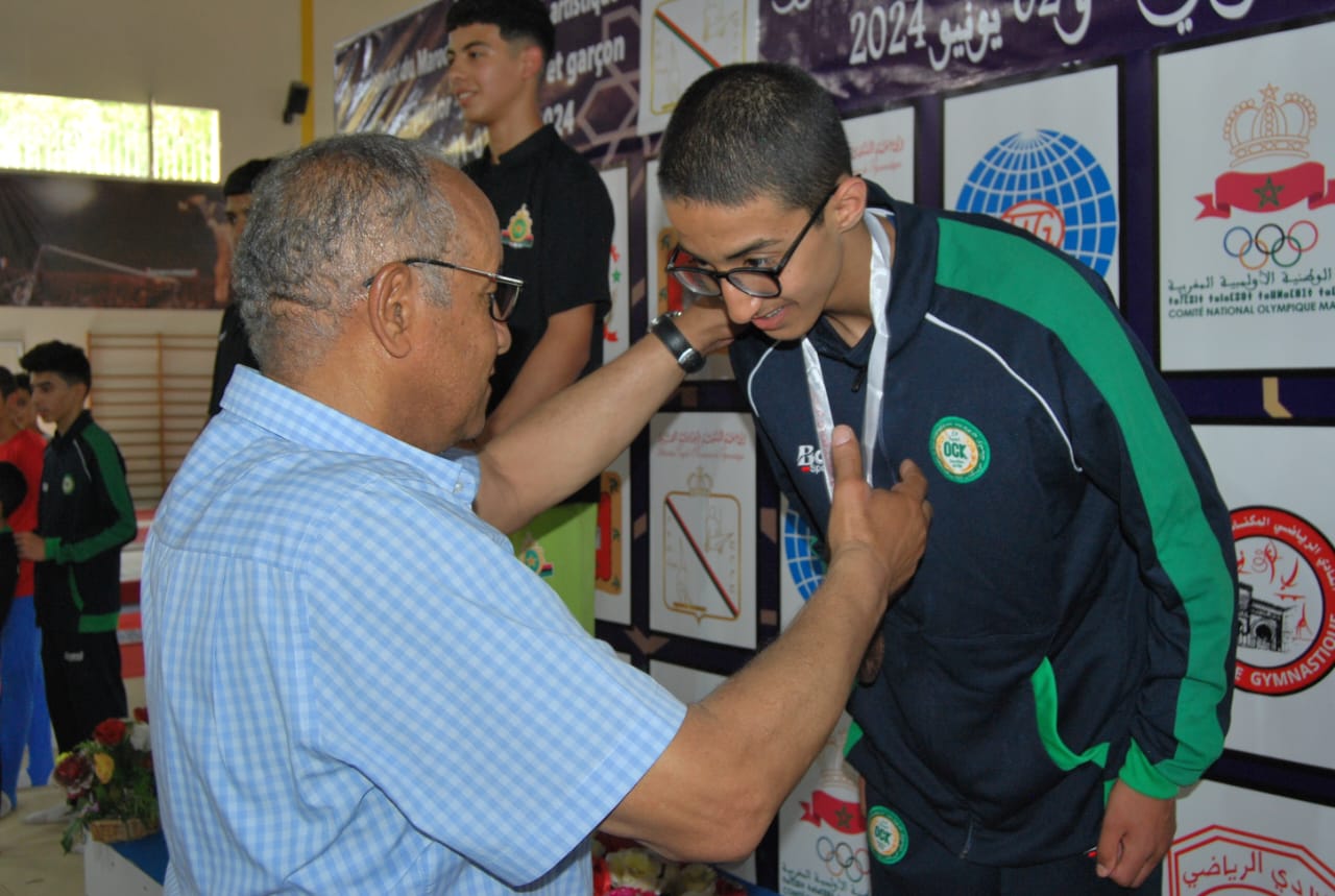 تحت إشراف الجامعة الملكية المغربية للجمباز نظم النادي الرياضي المكناسي للجمباز الفني بطولة المغرب في الجمباز فردي عام . للبراعم ما قبل الشبان و شبان إناث وذكور بمكناس .