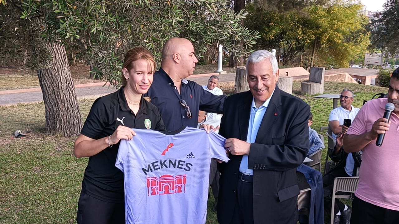 حفل استقبال وتكريم على شرف فريق النادي المكناسي بمناسبة عودته الى القسم الأول الاحترافي حفل استقبال وتكريم على شرف فريق النادي المكناسي بمناسبة عودته الى القسم الأول الاحترافي
