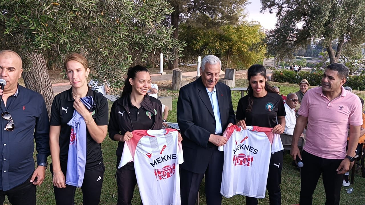 حفل استقبال وتكريم على شرف فريق النادي المكناسي بمناسبة عودته الى القسم الأول الاحترافي حفل استقبال وتكريم على شرف فريق النادي المكناسي بمناسبة عودته الى القسم الأول الاحترافي