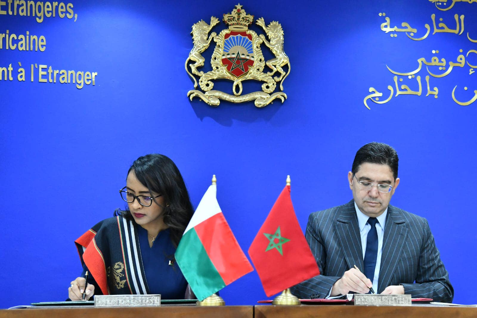 المغرب ومدغشقر يوقعان اتفاقين لتوطيد التعاون الثنائي المغرب ومدغشقر يوقعان اتفاقين لتوطيد التعاون الثنائي