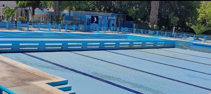 مكناس بلا مسابح عمومية وبلا رؤية اجتماعية ومجلس المدينة في متاهة لا منفذ لها !!!